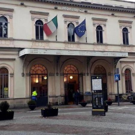Tevere 20 House Monza Bagian luar foto