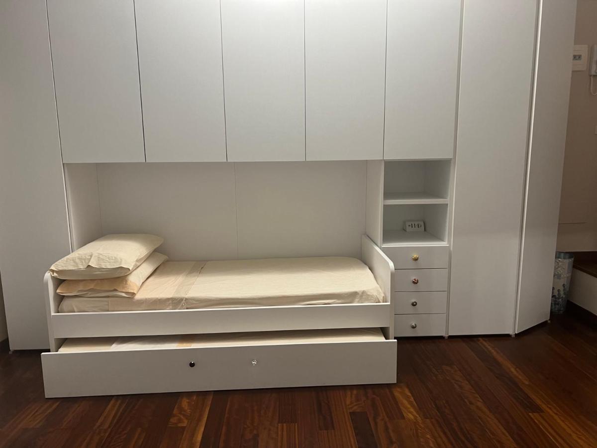 Tevere 20 House Monza Bagian luar foto