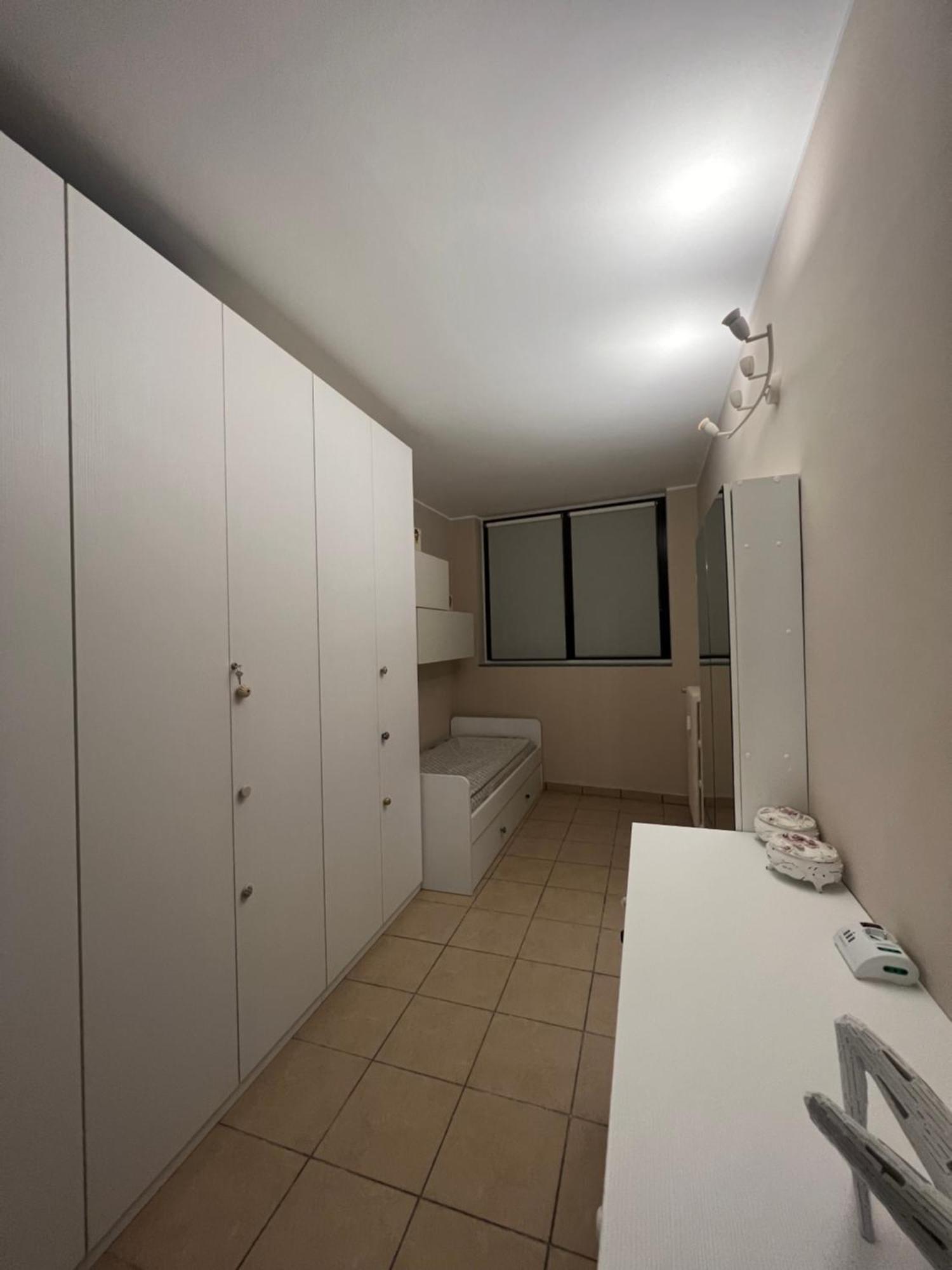Tevere 20 House Monza Ruang foto
