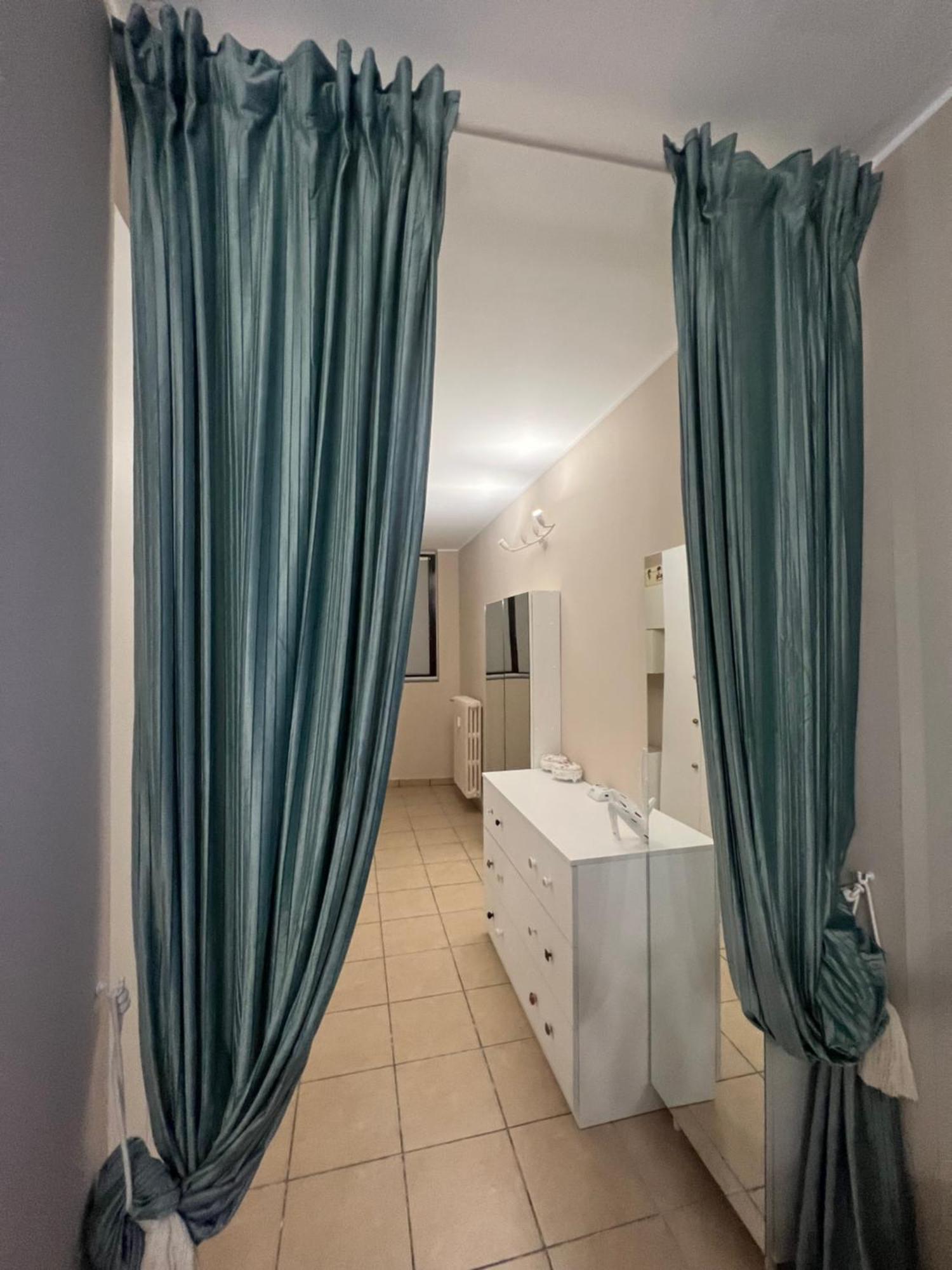 Tevere 20 House Monza Ruang foto