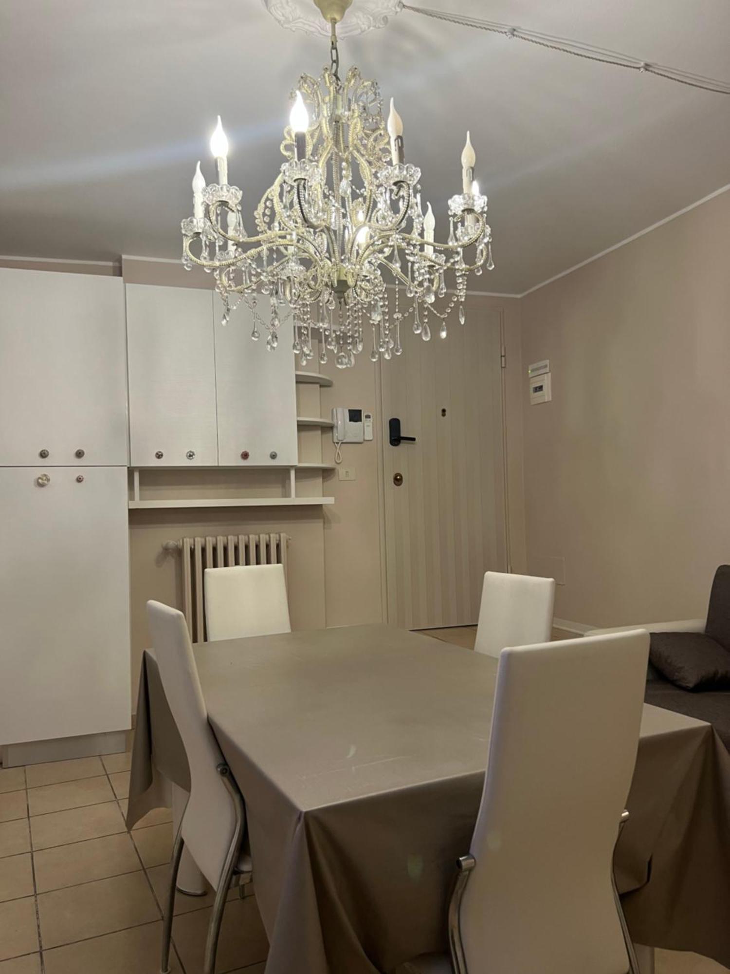Tevere 20 House Monza Ruang foto