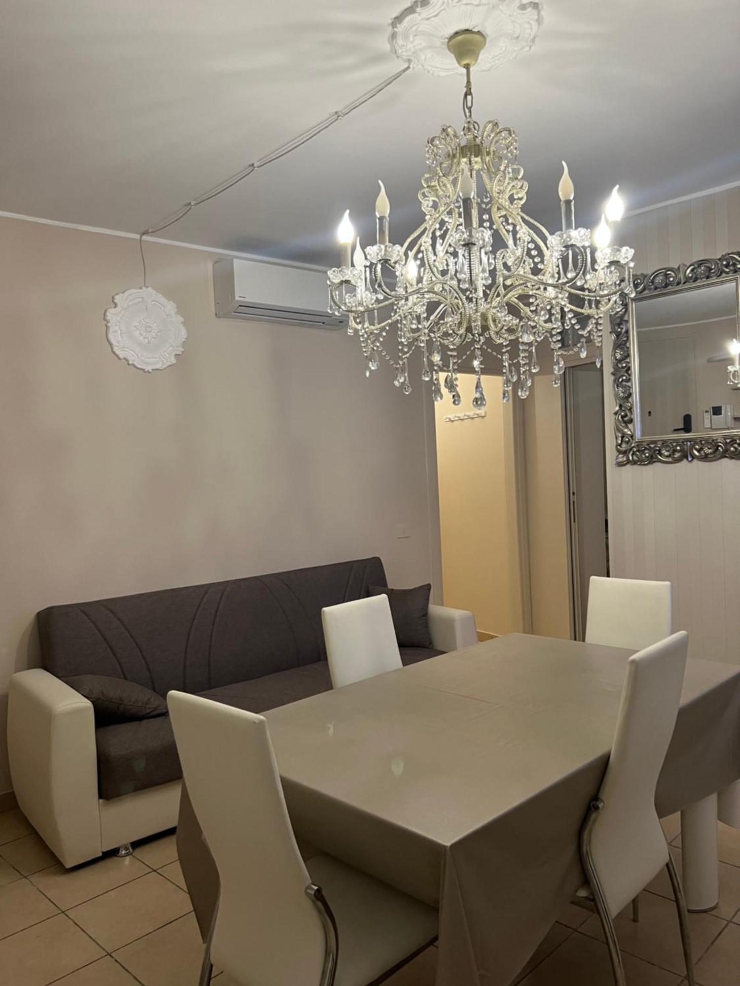 Tevere 20 House Monza Ruang foto
