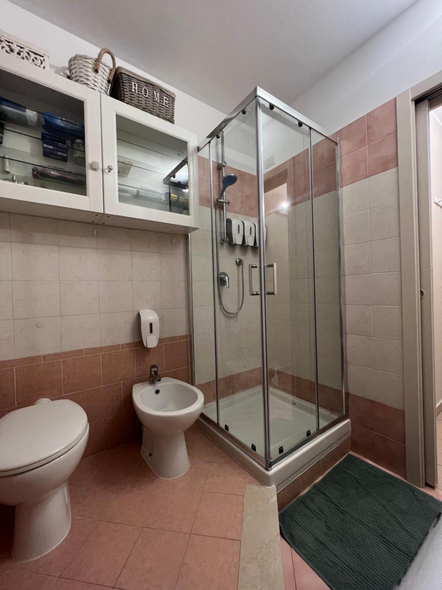 Tevere 20 House Monza Ruang foto